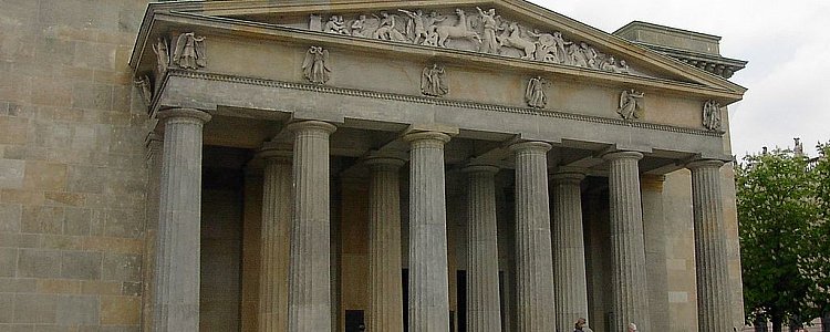 Нойе-Вахе в Берлине Нойе-Вахе в Берлине