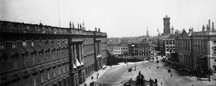 площадь берлина в 1945 году