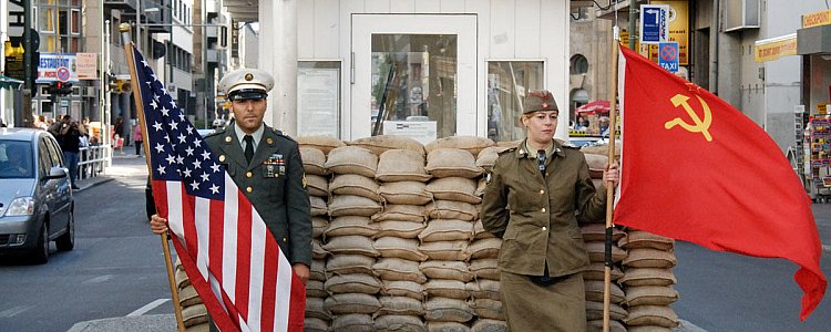 Чекпойнт Чарли в Берлине  Чекпойнт Чарли в Берлине